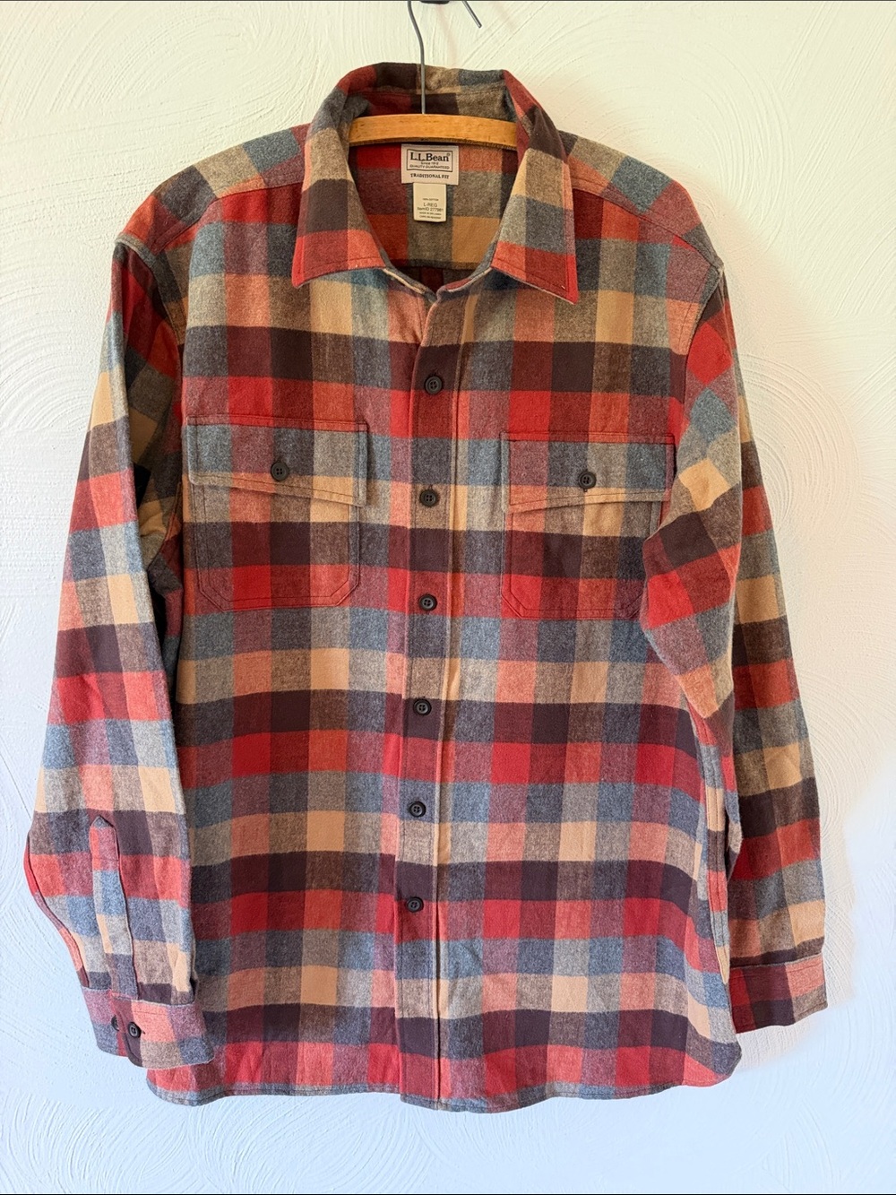 L.L.Bean Men's Traditional Fit Plaid Flannel Shirt. Size Large.